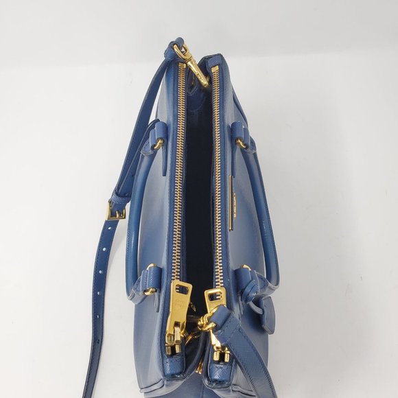 Auth Prada Small Galleria Saffiano Crossbody Bag - Picture 13 of 16
